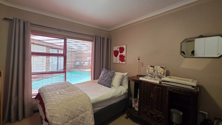 7 Bedroom Property for Sale in Vredenburg Western Cape